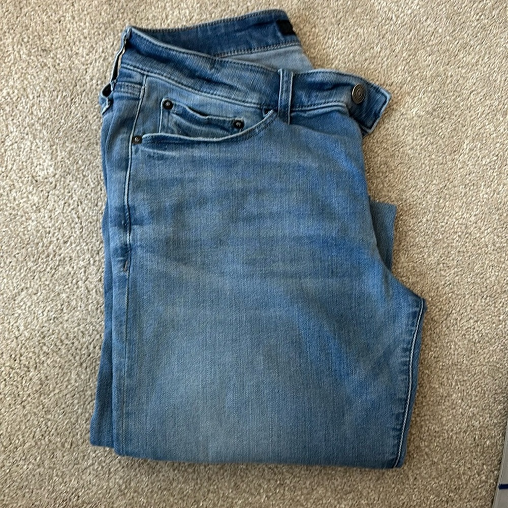 Express 32x32 slim straight light wash jeans